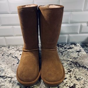 BEARPAW BOOTS Size 9